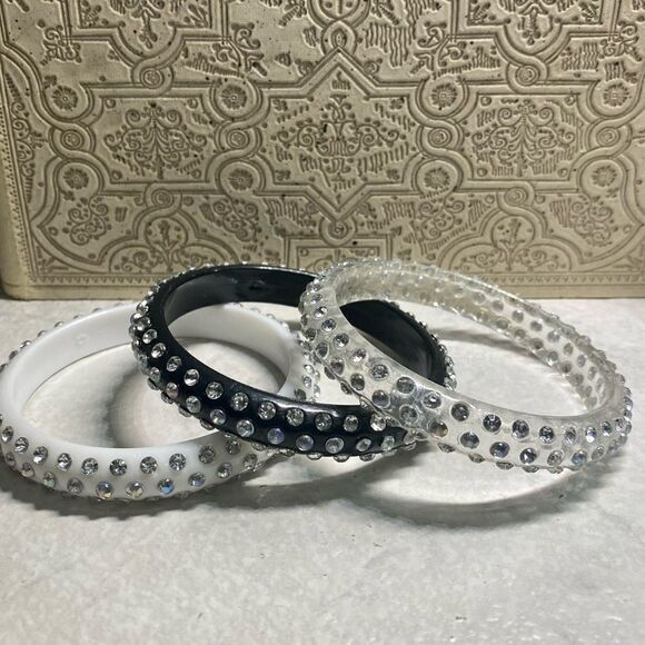 VINTAGE rhinestone studded acrylic bracelet (3) - Picture 1 of 3